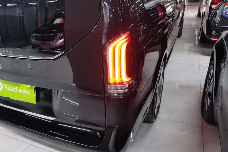 Used Mercedes-Benz V-Class 2024 V 300 L Long Wheelbase Luxury Edition
