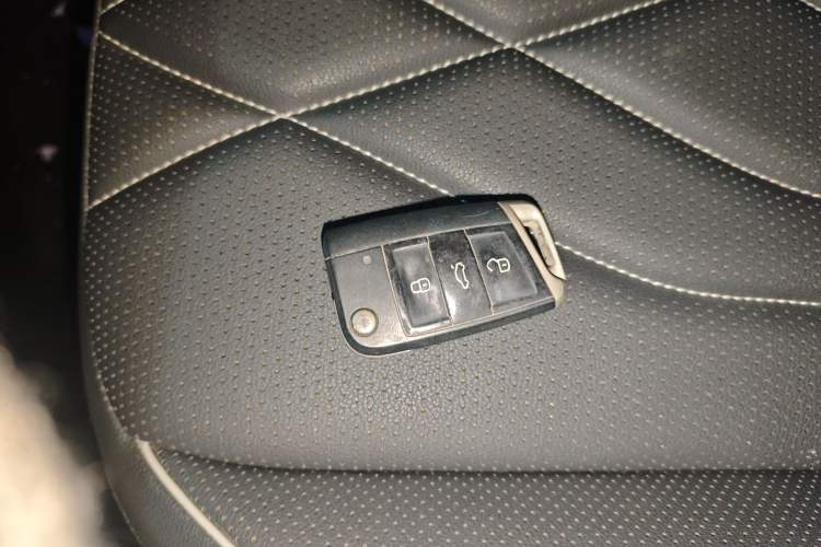 Used Volkswagen Tiguan L 2022 330TSI Automatic Two-Wheel Drive Smart Edition
