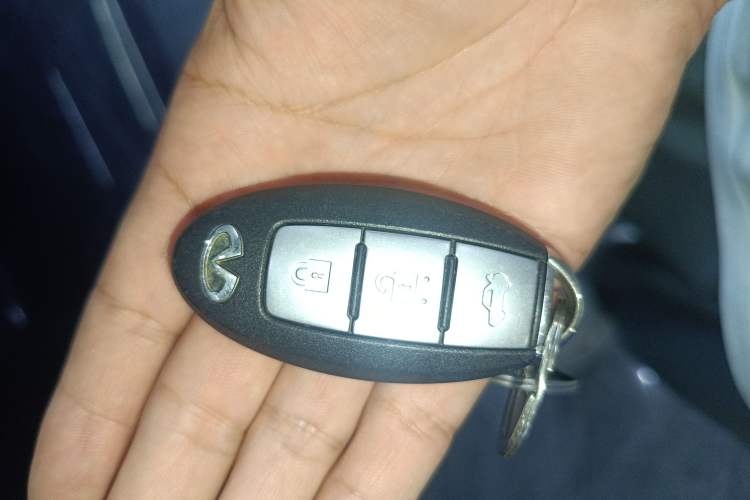 Used Infiniti Q50L 2018 2.0T Comfort Edition China VI Standard
