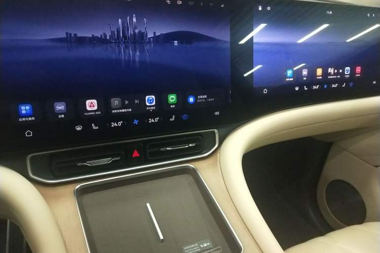 Used Hima AITO M9 2025 Extended-Range Ultra Version 52 kWh 6-Seater