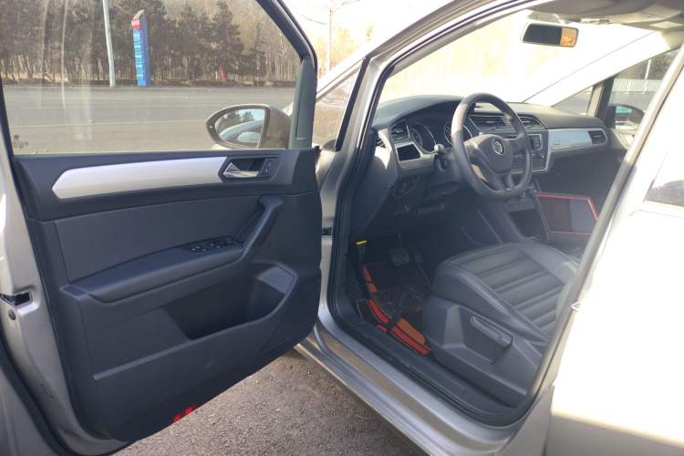 Used Volkswagen Touran 2018 Volkswagen Touran L 280TSI DSG Style Edition 7 Seats China VI Standard
