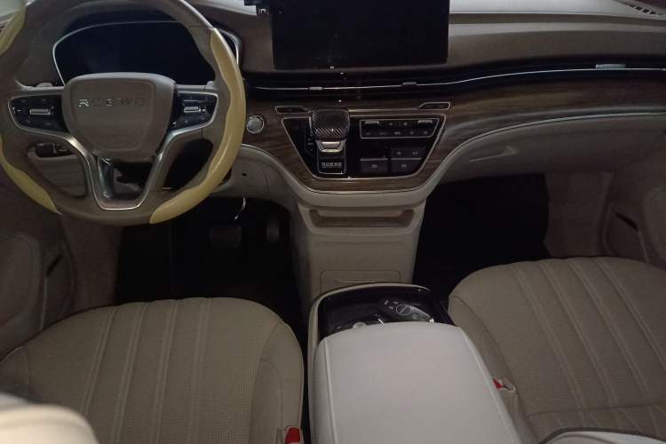 Used Roewe iMAX8 2023 400TGI Comfort Edition