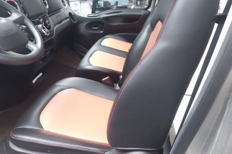 Used Iveco Eurocargo 2021 3.0T Automatic Chaorui Short Wheelbase High-Roof Side-Sliding Door F1C
