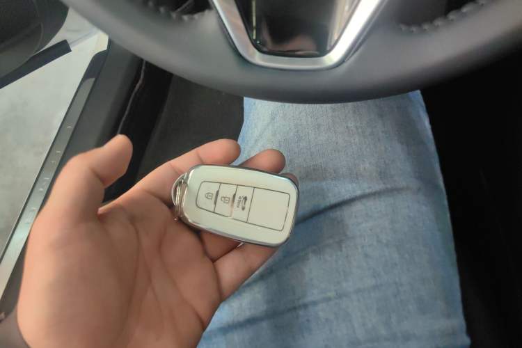 Used Toyota Camry 2021 2.0G Luxury Edition
