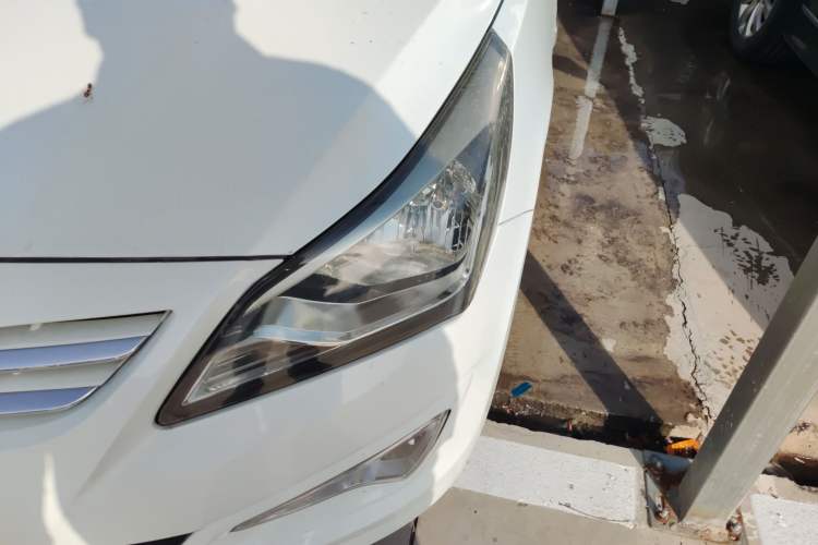 Used Hyundai Verna Ray 2014 1.4L Automatic GLX
