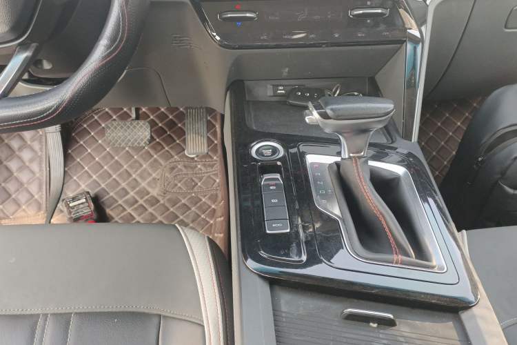 Used Baojun RC-6 2019 1.5T CVT 24-Hour Online Luxury Edition
