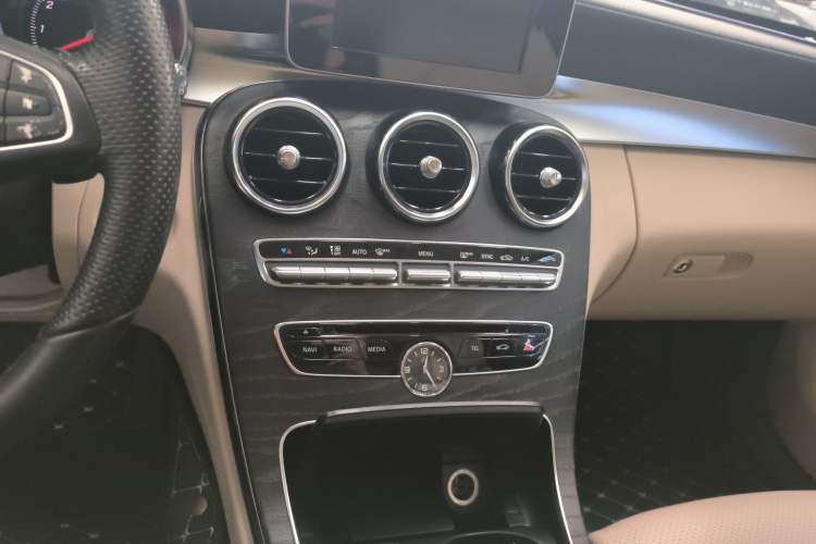 Used Mercedes-Benz C-Class 2015 C 200 L Sport Edition
