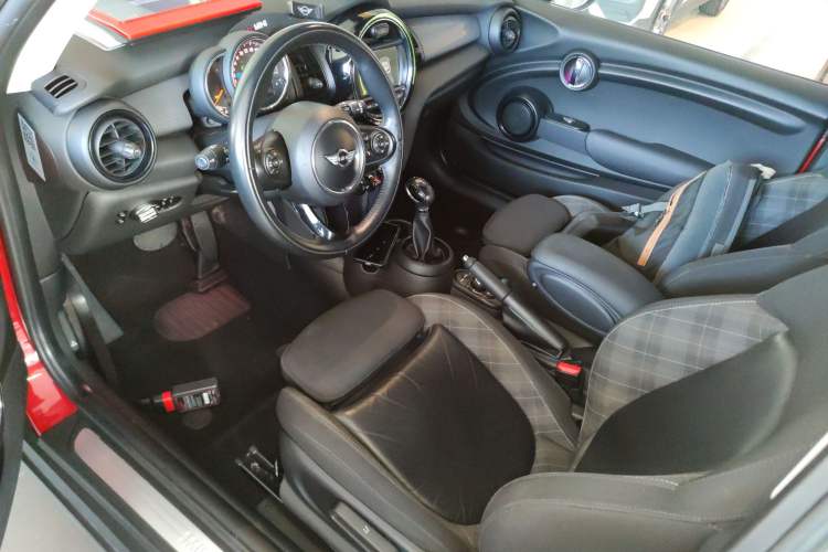 Used  MINI 2016 1.5T COOPER
