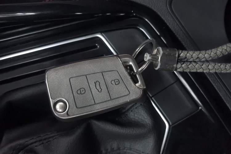 Used Volkswagen Tayron 2019 330TSI Two-Wheel Drive Luxury Model China VI Standard
