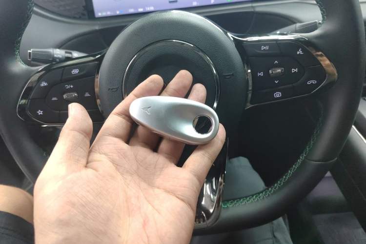 Used VOYAH FREE 2025 318 259 km All-Wheel-Drive Exploration Edition
