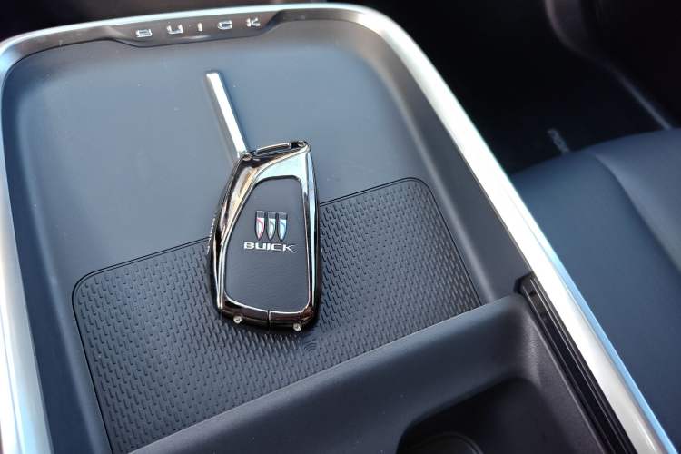 Used Buick LaCrosse 2025 28T Platinum Edition
