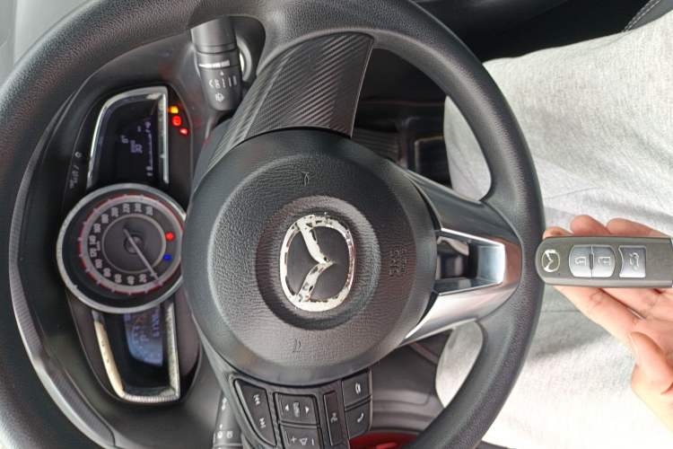 Used Mazda Mazda 3 Axela 2016 Sedan 1.5L Automatic Luxury Model