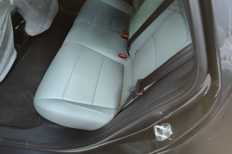 Used Roewe D6 2025 450km Deluxe Edition
