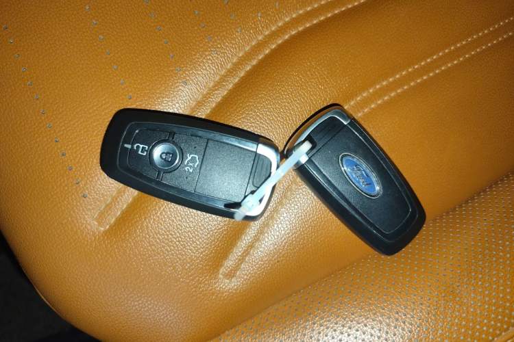 Used Ford Escape 2020 EcoBoost 245 Two-Wheel-Drive Titanium Edition
