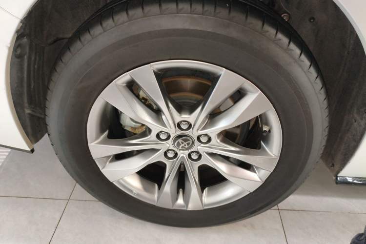 Used Toyota Sienna 2023 2.5L Hybrid Luxury Edition