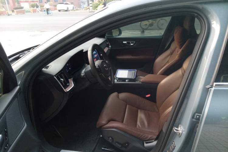 Used Volvo S60 2023 B4 Zhiyuan Luxury Edition
