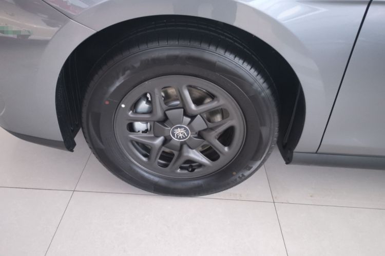 Used BYD Qin PLUS 2025 DM-i Smart Drive 55KM Leading Model
