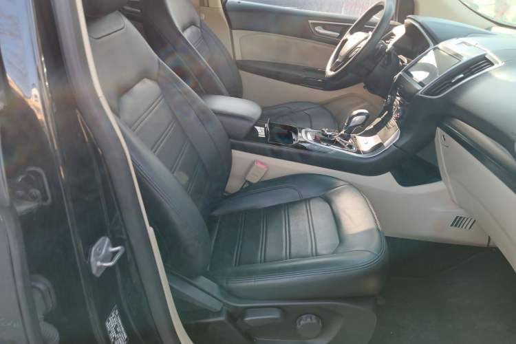 Used Ford Edge 2016 EcoBoost 245 Two-Wheel-Drive Titanium 5-Seater
