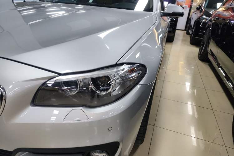 Used BMW 5 Series 2014 528Li Leading Model
