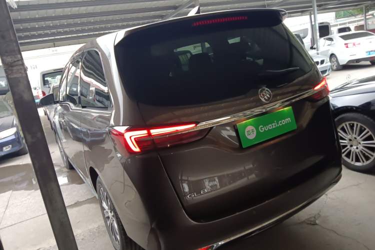 Used Buick GL8 2023 Facelifted Land Cruiser Executive Luxury Version