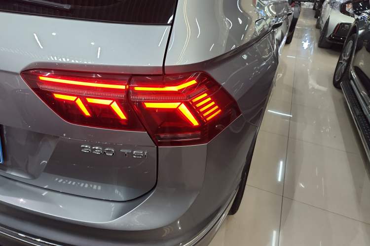 Used Volkswagen Tiguan L 2022 330TSI Automatic Two-Wheel Drive R-Line Enhanced Edition
