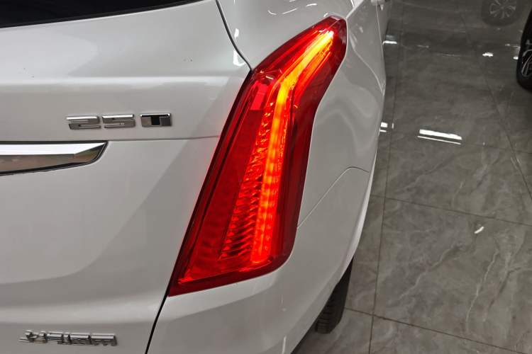 Used Cadillac XT5 2018 25T Tech Model
