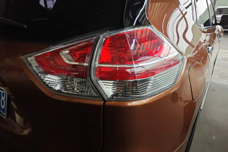 Used Nissan X-Trail 2014 2.5L CVT Leading Edition 4WD