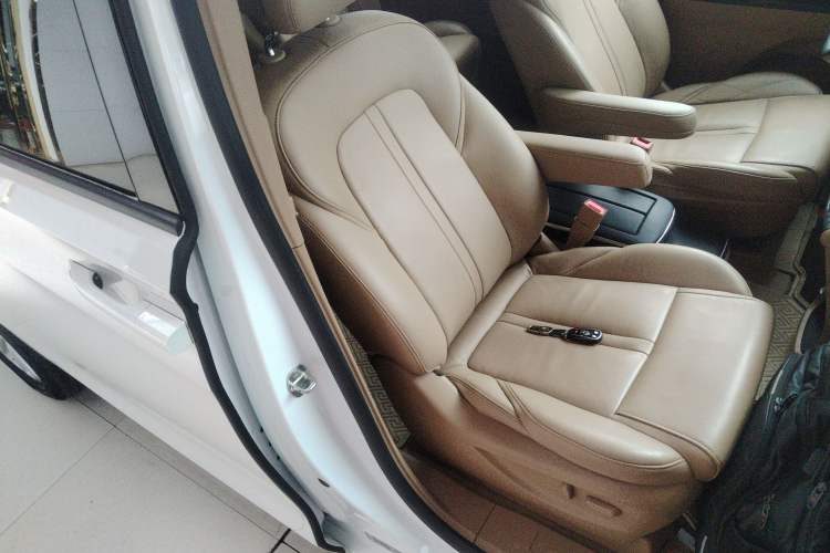 Used Buick GL8 2017 ES 28T Premium Version China V Standard