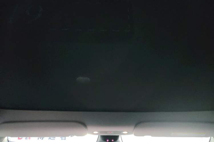 Used Tesla Model Y 2023 Long-Range All-Wheel-Drive Version