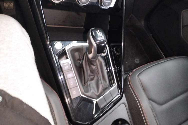 Used Volkswagen Tayron 2019 330TSI Two-Wheel-Drive Luxury Version China V Emission Standard
