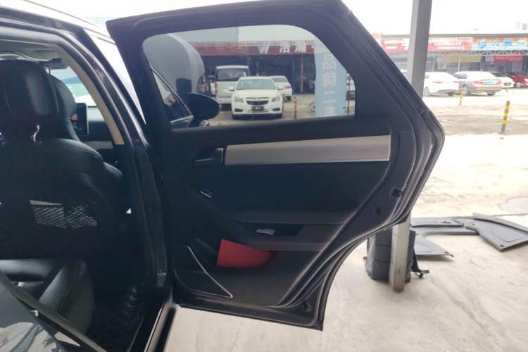 Used BYD Tang New Energy 2018 DM 2.0T All-Wheel Drive Smart Connect Elite 7-Seater China V Emission Standard
