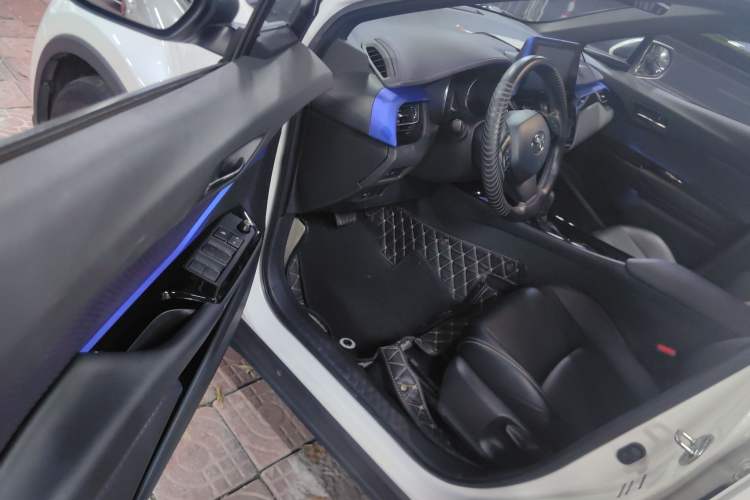 Used Toyota IZOA 2020 2.0L Enjoy Edition
