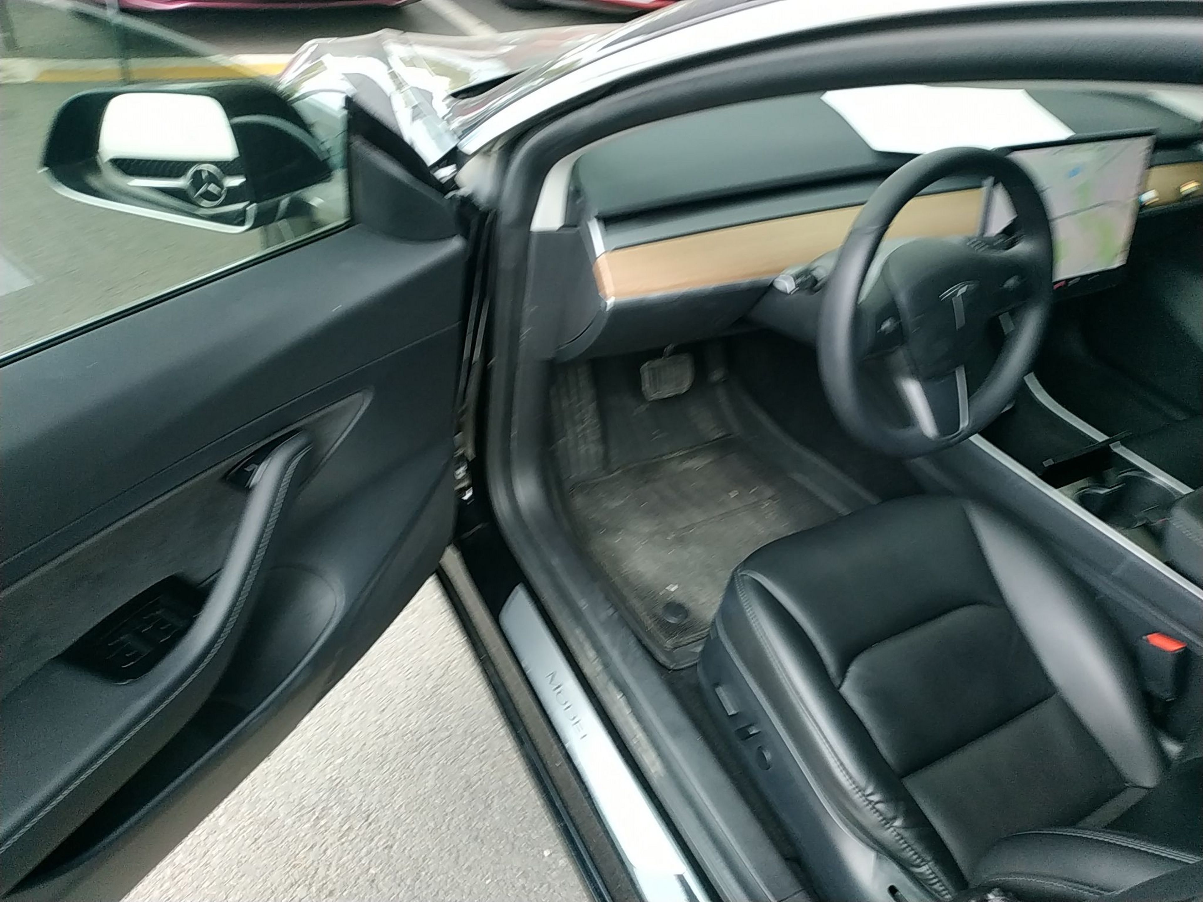 Переднее сиденье в автомобиле