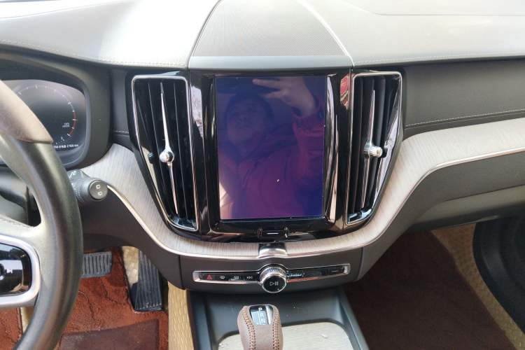 Used Volvo XC60 2020 T5 4x4 Smart Luxury Edition