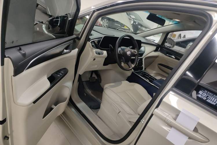 Used Buick GL8 2021 ES Landtrek 653T Comfort Edition
