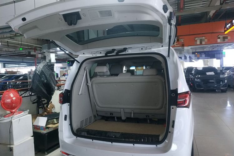 Used Buick GL8 2021 Land Cruiser Executive Class 652T Luxury Model