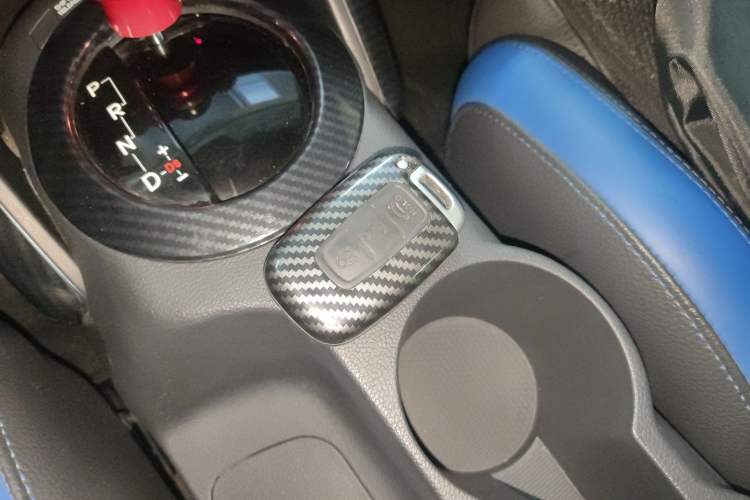 Used Hyundai Veloster 2015 1.6T Automatic Luxury Edition
