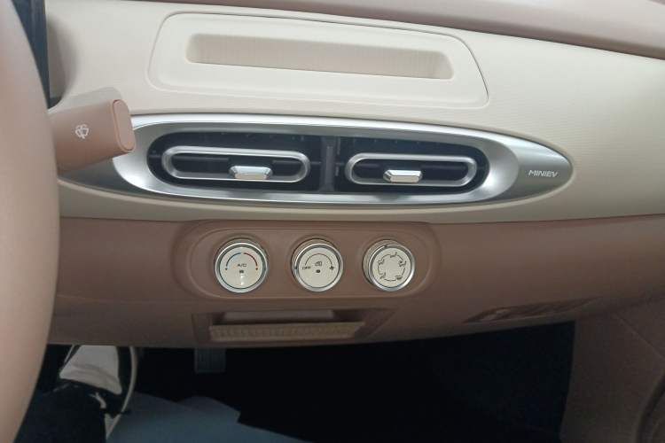 Used Wuling Hongguang MINIEV 2025 Four-Door Version Advanced Edition