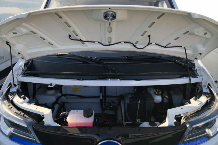 Used Foton Intelligent Blue Elf E7 2024 Facelifted All-Electric Van Flat Roof 2 Seats Evey Lithium Energy 41.86 kWh