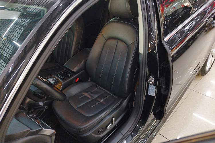 Used Audi A6L 2018 30th Anniversary Edition 35 TFSI Fashion Model
