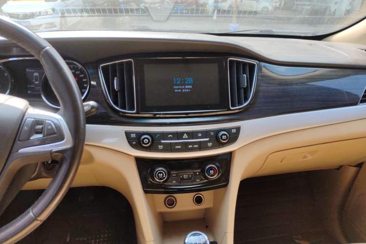 Used Baojun 730 2016 1.5L Manual Luxury Edition 7 Seats
