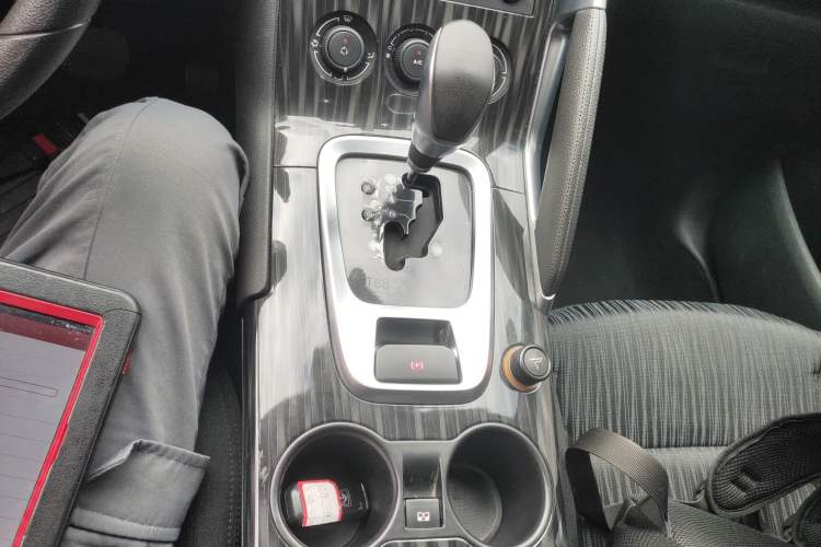 Used Peugeot 3008 2015 2.0L Automatic Classic Edition
