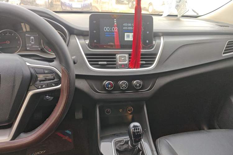 Used Baojun 730 2019 1.5T Manual Fashion Model 7-seater China VI