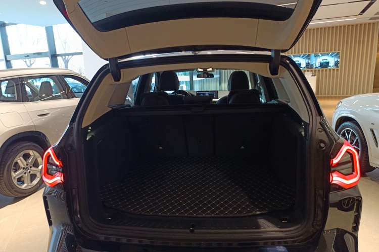 Used BMW iX3 2023 Leading Type
