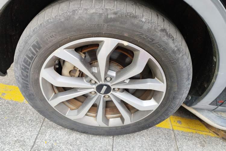 Used Wey VV6 2018 2.0T Two-Wheel-Drive Ultra-Luxury Version China V Standard
