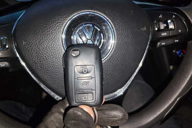 Used Volkswagen Tiguan L 2019 330TSI Automatic Two-Wheel Drive Luxury Edition China VI Standard
