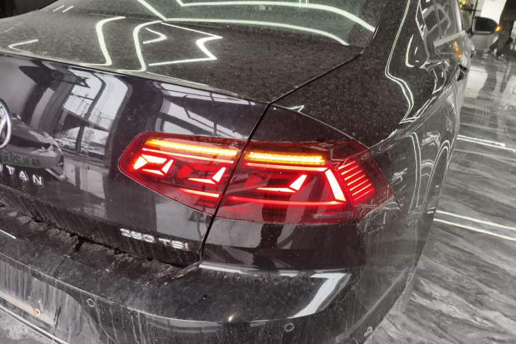 Used Volkswagen Magotan 2025 Zhongxiang Version 280TSI DSG Comfort Edition
