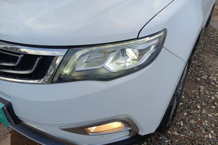 Used Geely Auto Emgrand X7 Sport 2016 1.8TD Automatic ZhiZun Version
