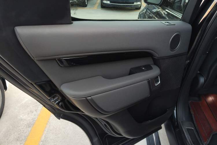 Used Land Rover Discovery 2017 3.0 SC V6 SE