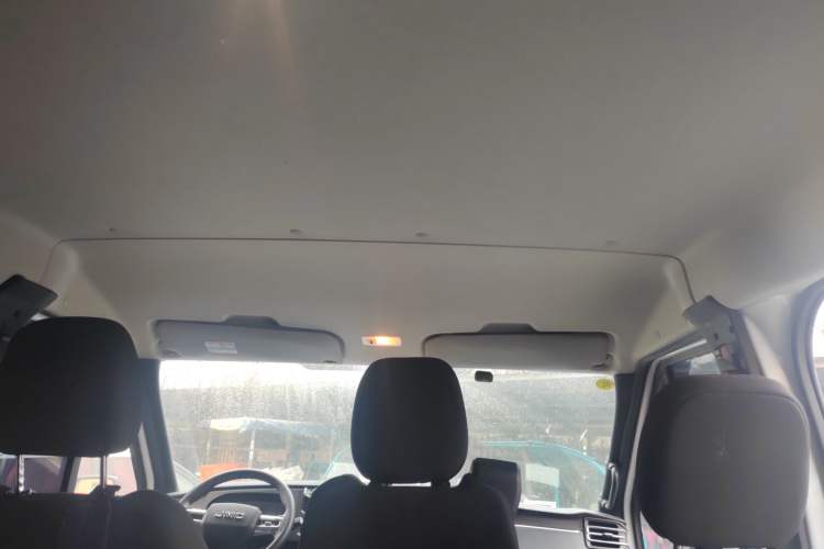 Used JMC Fushun 2025 2.0T 6MT Diesel Short-Wheelbase Low-Roof Commercial Multi-Purpose Passenger Vehicle with 5/6 Seats and Twin-Swing Tailgate